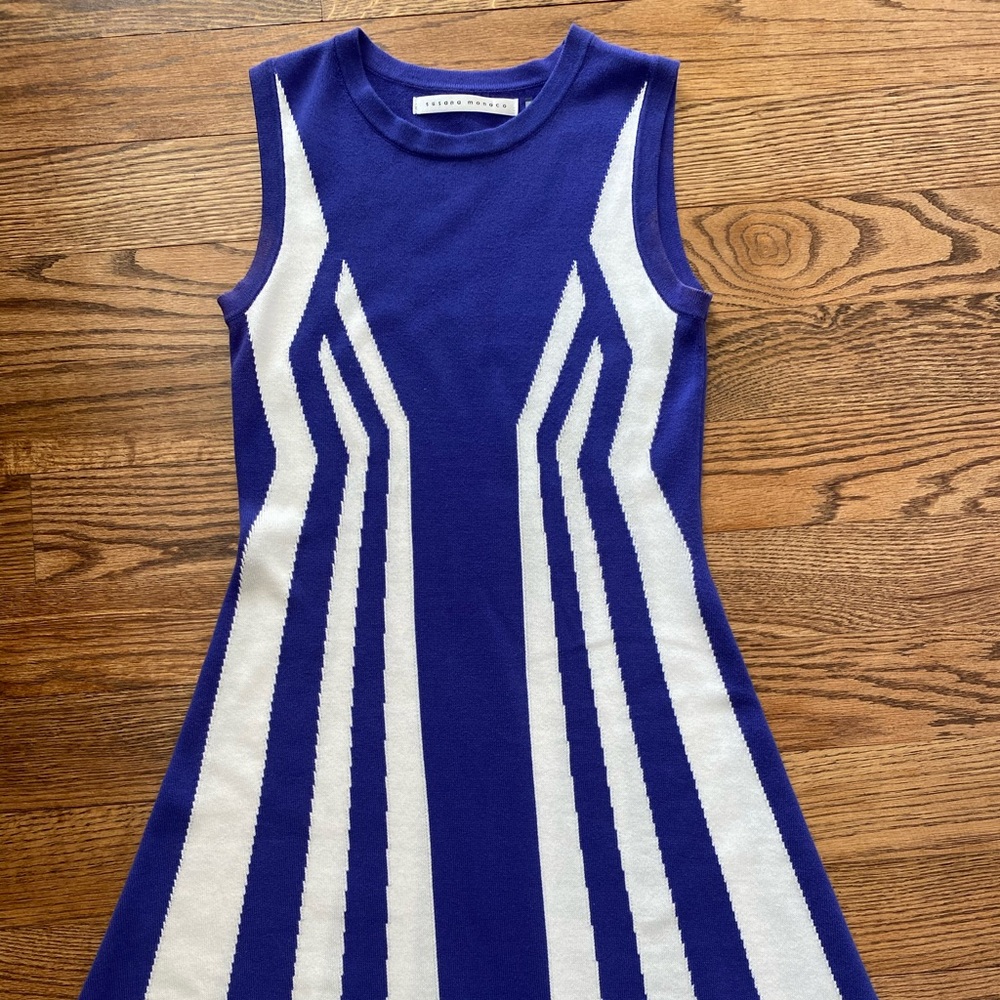 To the knee everything dress